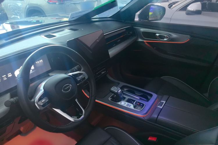 Used GAC Trumpchi GS8 2022 Linghang Series 2.0 TGDI Two-Wheel-Drive Luxury Smart Connectivity Version (7 Seats) Interior 2