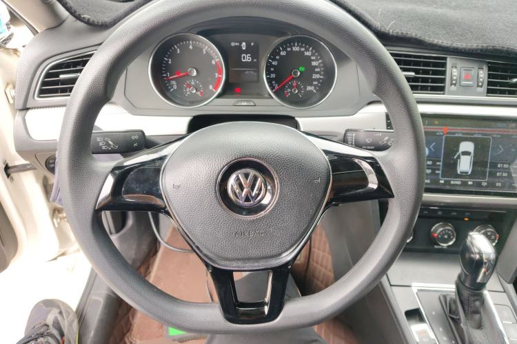 Used Volkswagen Lamando 2017 230TSI DSG Fashion Edition Steering Wheel