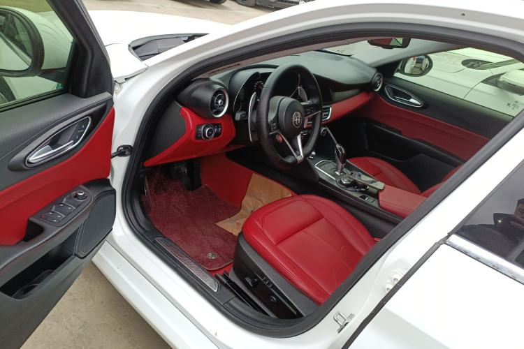 Used Alfa Romeo Giulia 2017 2.0T 280HP Luxury Edition