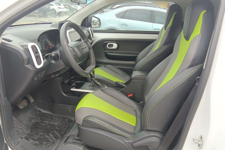 Used Roewe Clever 2021 302 km New Four-Seater Super-Efficient Version Left Front Seat