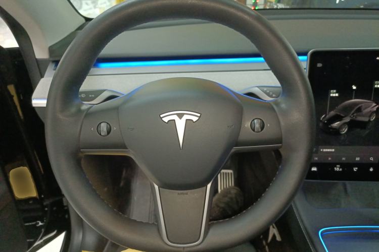 Used Tesla Model Y 2023 Rear-Wheel-Drive Version
