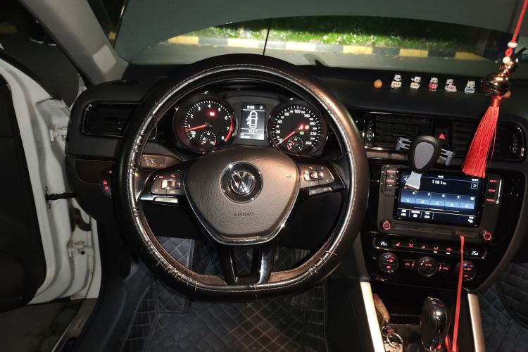 Used Volkswagen Sagitar 2017 230TSI Automatic Luxury Edition