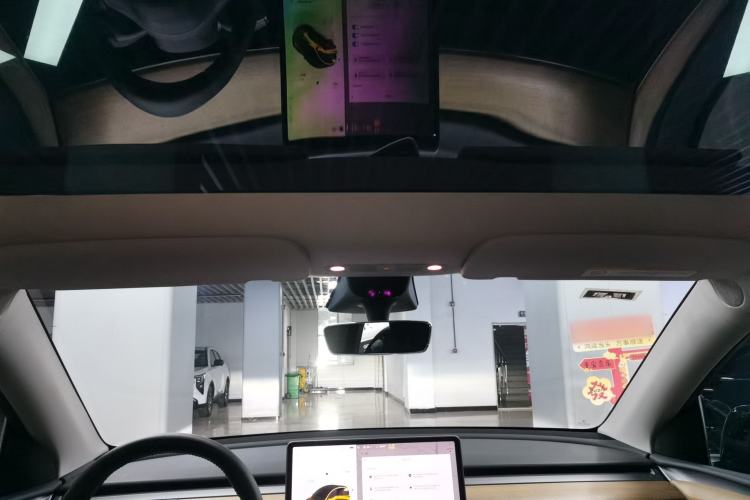 Used Tesla Model Y 2022 Long-Range All-Wheel-Drive Version Headliner