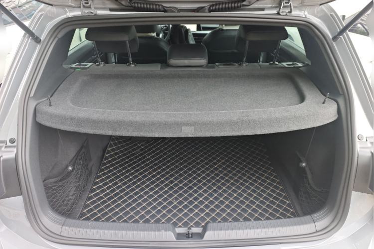 Used Volkswagen Golf 2023 Facelift 280TSI DSG R-Line Lite Trunk