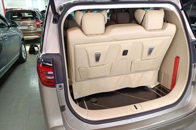 Used Buick GL8 2022 ES Landtrek 653T Luxury Edition