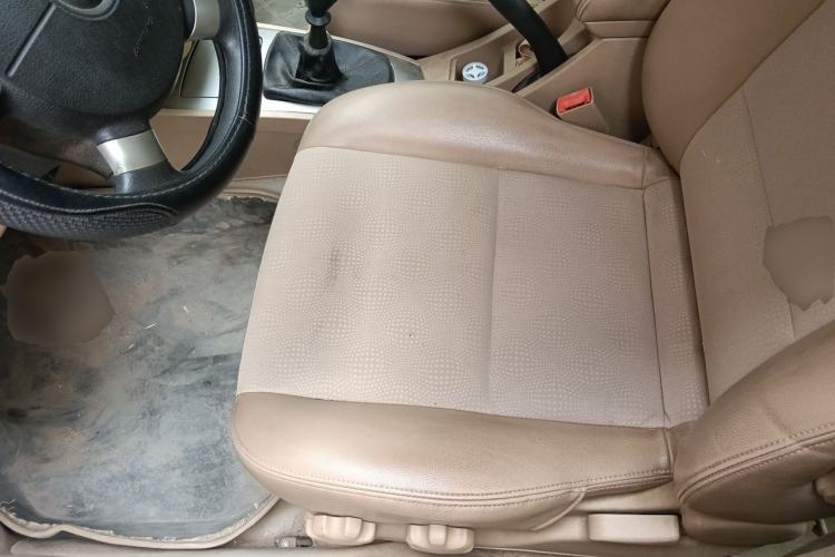 Used Buick Excelle 2011 1.6 LX-MT Left Front Seat