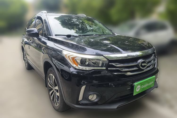 Used GAC Trumpchi GS4 2016 235T Manual Luxury Edition Front Right 45 Deg