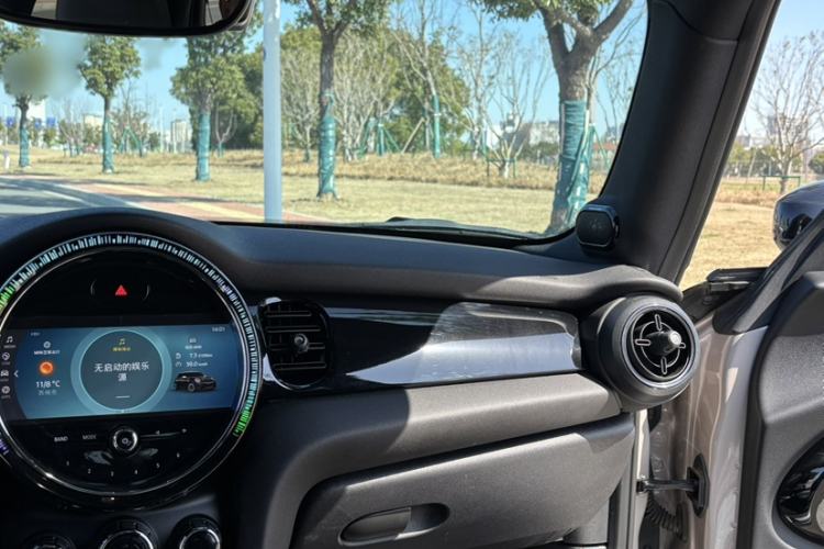 Used MINI MINI 2023 Updated 2.0T COOPER S Artist