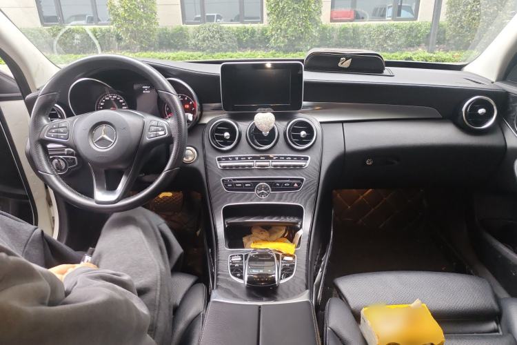 Used Mercedes-Benz C-Class 2017 Restyled C 180 L Fashion Edition Sport Version Center Console