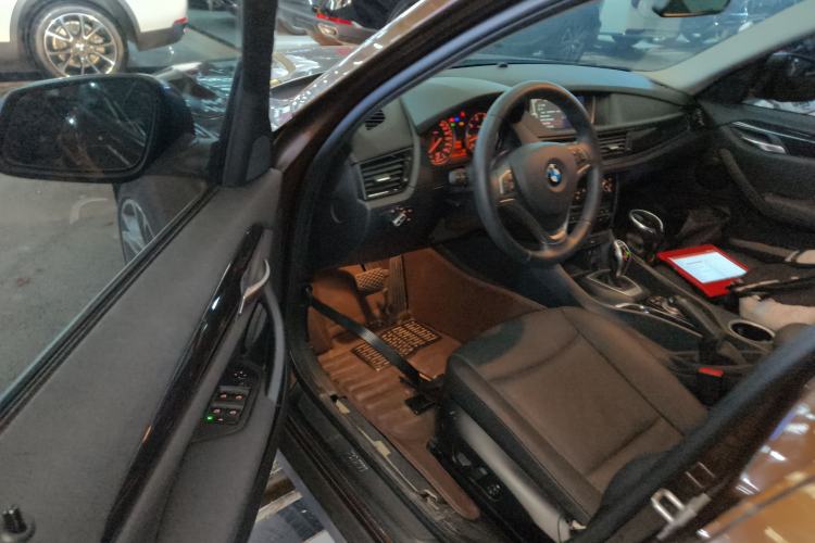 Used BMW X1 2015 sDrive18i Leading Edition