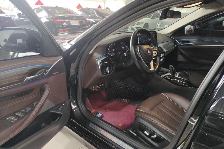 Used BMW 5 Series New Energy 2022 Updated Version 535Le Luxury Package Driver Seat