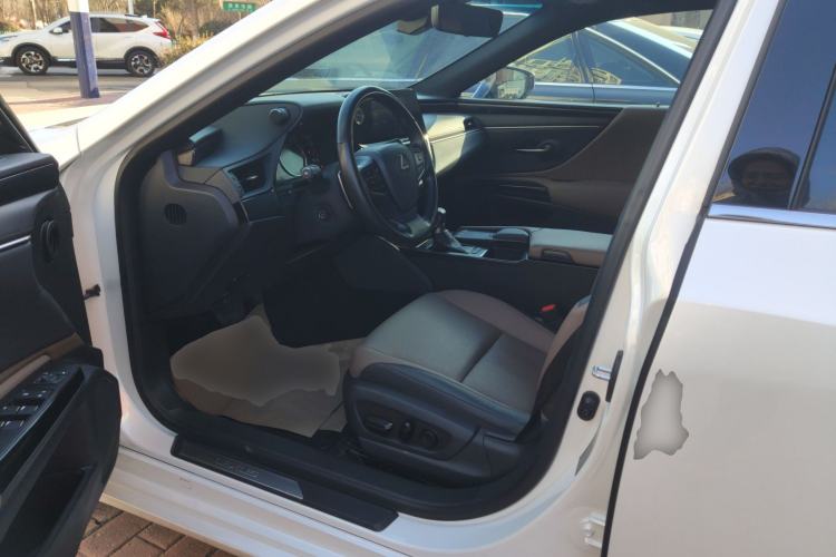 Used Lexus ES 2021 200 Excellence Edition