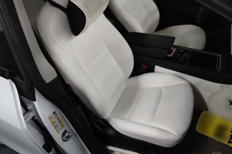 Used Tesla Model Y 2023 Long-Range All-Wheel-Drive Version
