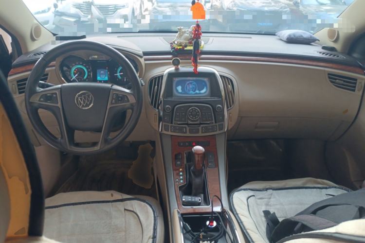 Used Buick LaCrosse 2010 2.4L Haoya Edition Center Console