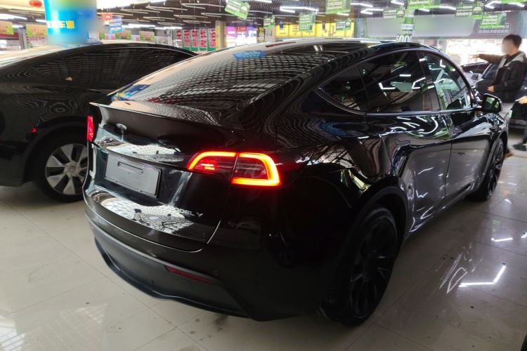Used Tesla Model Y 2022 Long-Range All-Wheel-Drive Version