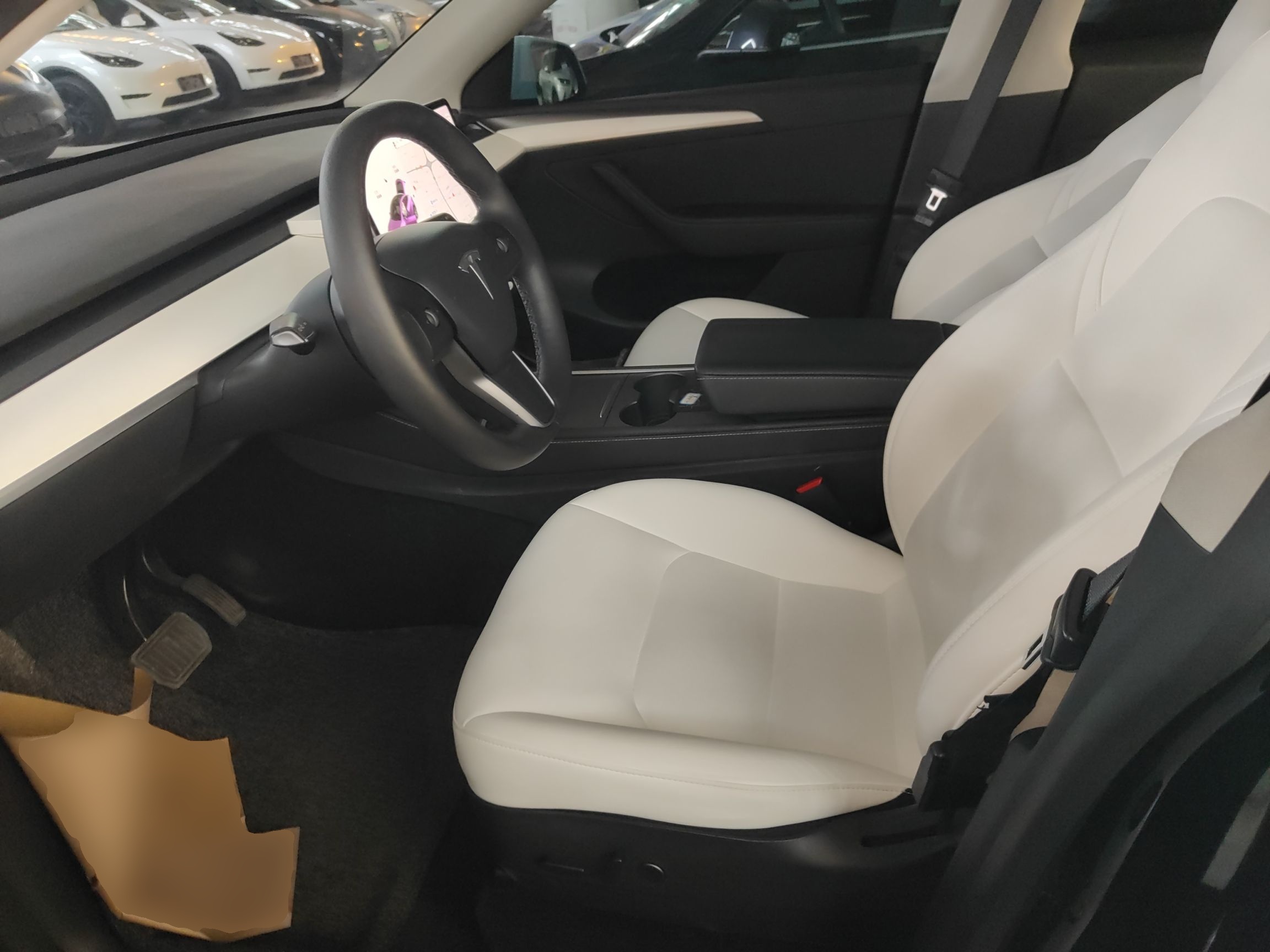 Переднее сиденье в автомобиле