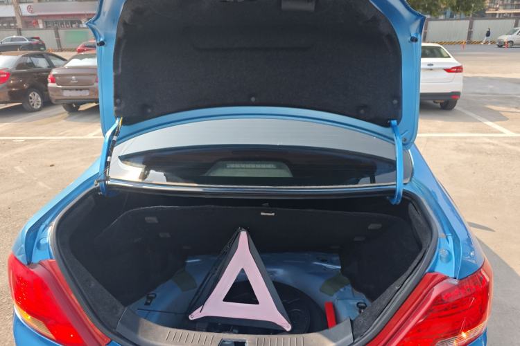 Used BYD e5 2017 300 Prestige Edition
