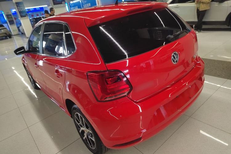 Used Volkswagen Polo 2016 1.6L Automatic Comfort Model Exterior 2