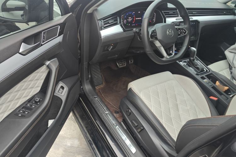 Used Volkswagen Magotan 2023 2 Million Units Commemorative Edition 330TSI DSG Luxury Version Driver Seat