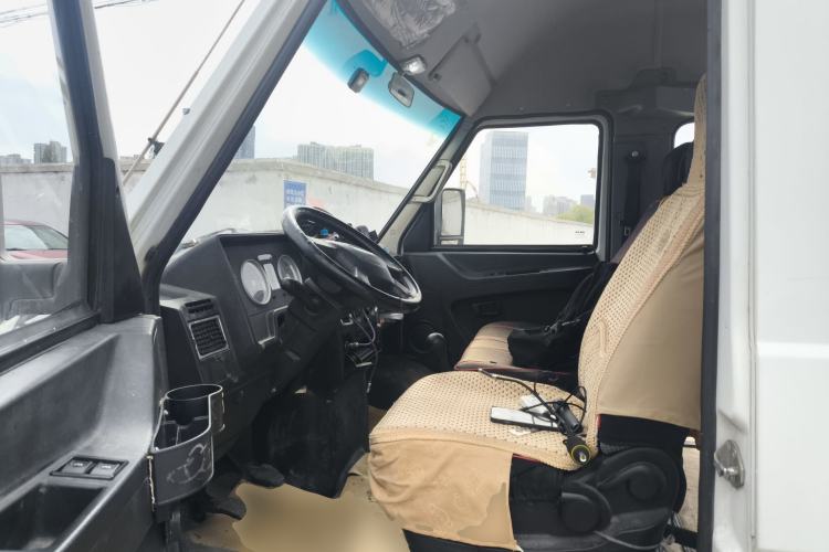 Used Iveco Daily 2017 2.5T A35 Passenger Van 5-7 Seats Model 47Z5
