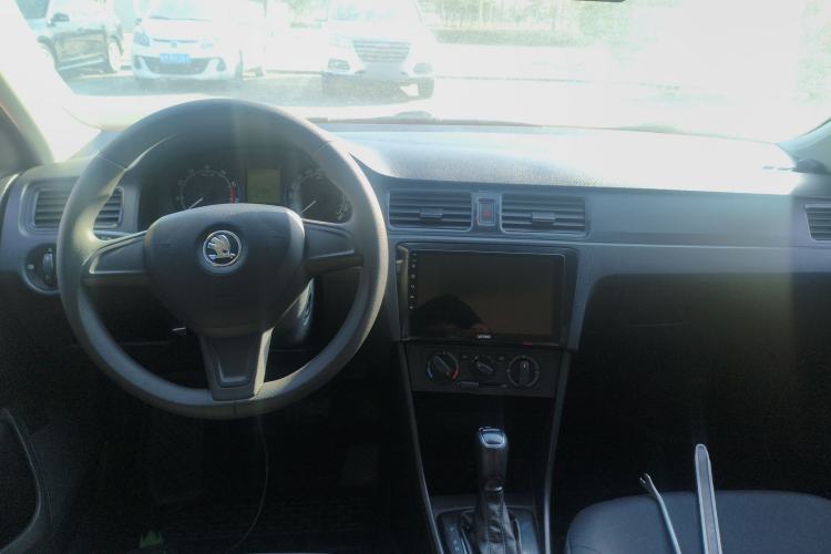 Used Skoda Rapid Spaceback 2014 1.6L Automatic Enjoyment Edition