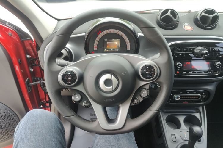 Used smart forfour 2016 1.0L 52 kW Passion Edition