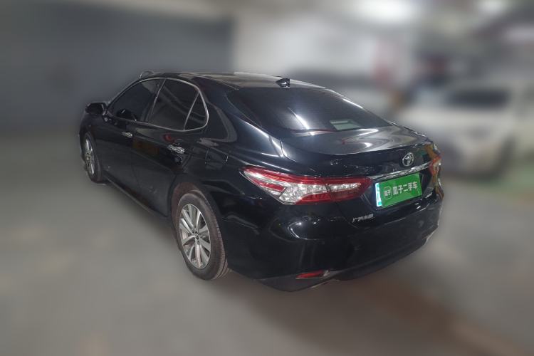 Used Toyota Camry 2021 2.0G Luxury Edition
