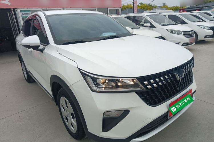 Used Wuling Alvez 2022 1.5L Manual Free-Style Model Front Right 45 Deg