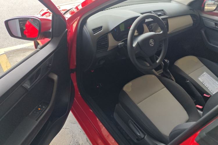 Used Skoda Fabia 2016 1.4L Automatic Car Enjoy Edition
