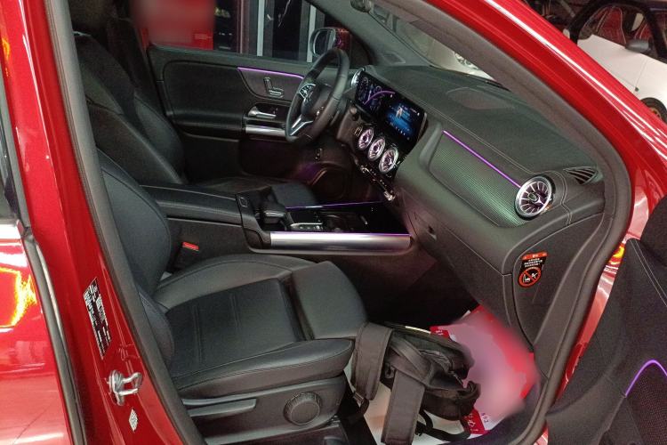 Used Mercedes-Benz GLA 2022 Facelifted GLA 200 Right Front Seat