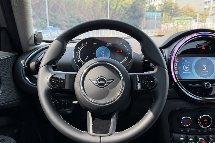 Used MINI Clubman 2023 Refresh 1.5T COOPER Connoisseur