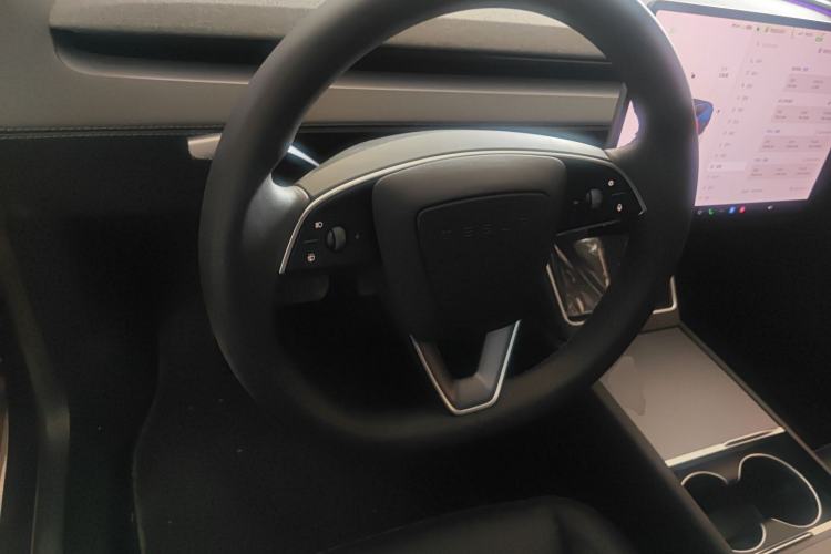 Used Tesla Model Y 2025 Rear-Wheel-Drive Version