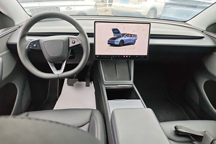 Used Tesla Model Y 2025 Rear-Wheel-Drive Version
