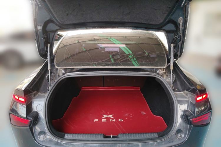 Used XPeng P7 2022 625E Trunk