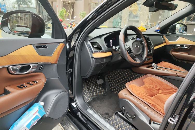 Used Volvo XC90 2025 B5 SmartDrive Luxury Edition 7-Seater Driver Seat