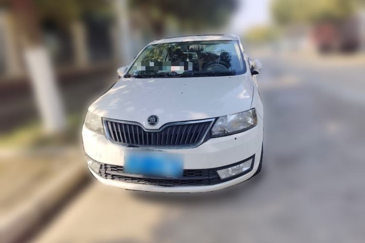 Used Skoda Rapid 2015 1.6L Automatic Smart Selection Model