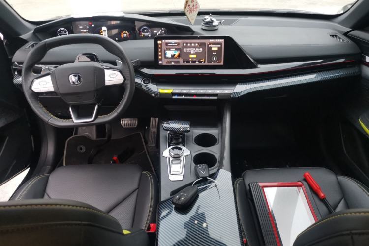 Used CHANGAN UNI-V 2022 1.5T Sport Edition
