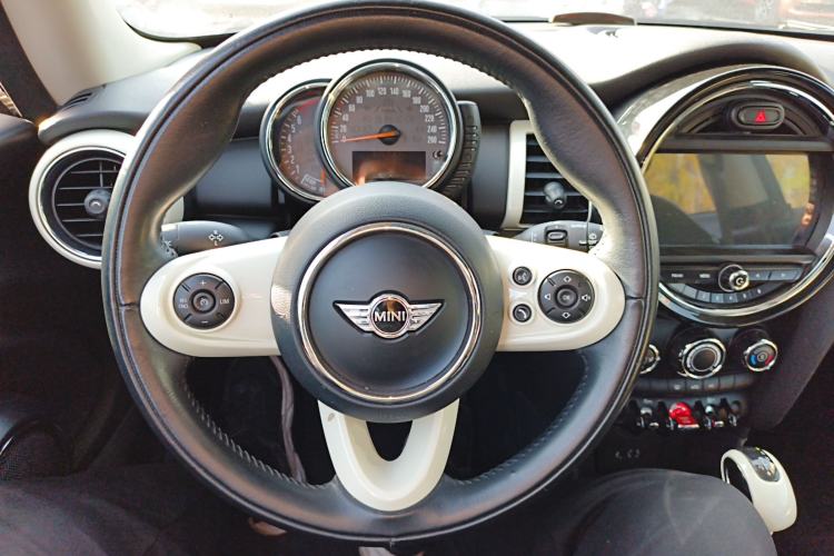 Used MINI MINI 2016 1.2T ONE Pioneer Edition
