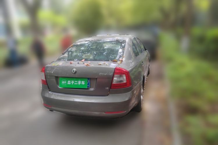 Used Skoda Octavia 2010 1.6L Manual Eado Edition Rear Right 45 Deg