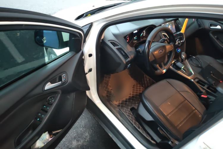 Used Ford Focus 2017 Hatchback 1.6L Automatic Comfort Plus SmartDrive Edition
