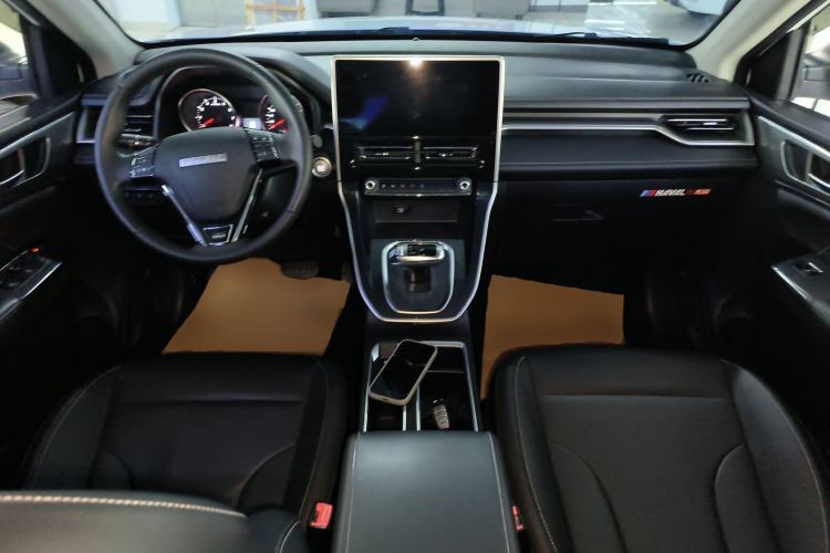 Used Haval M6 2023 PLUS 1.5T DCT Luxury Smart Connectivity Model Center Console