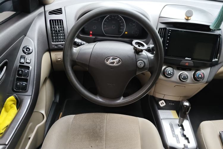 Used Hyundai Celesta 2011 1.6L Automatic Comfort Edition Steering Wheel