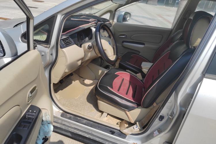 Used Venucia D50 2013 1.6L Manual Luxury Edition