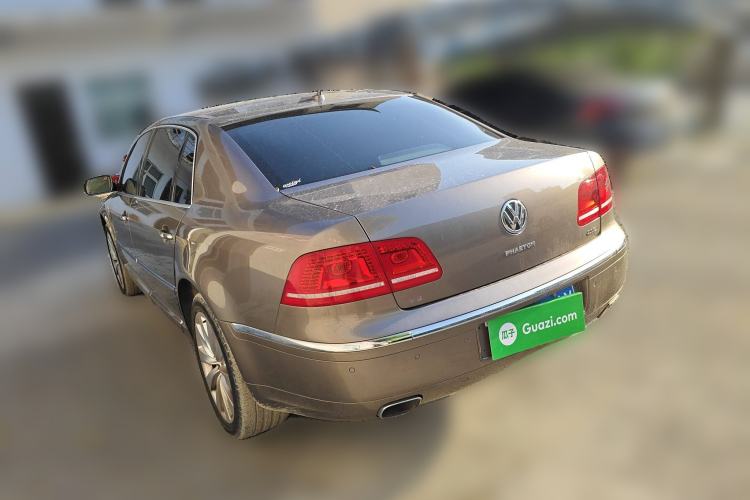 Used Volkswagen Phaeton 2011 4.2L V8 4-seat Extended-Range Individual Edition Rear Left 45 Deg