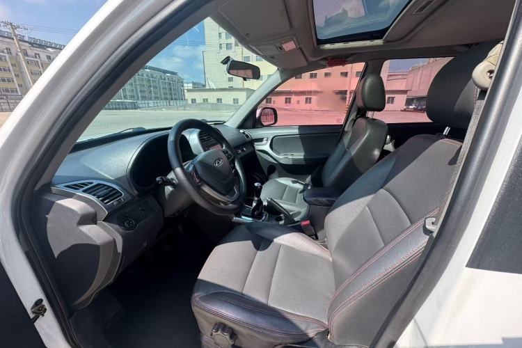 Used Chery Tiggo 3 2015 1.6L Manual Zhishang Sport Edition Interior 1