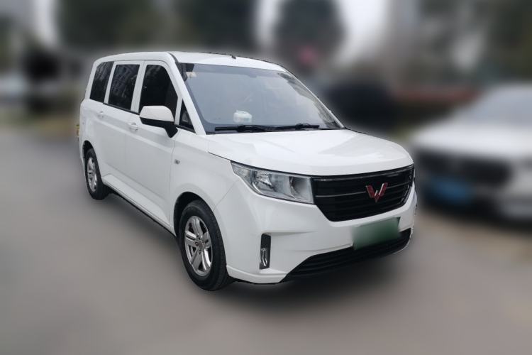 Used Wuling Hongguang PLUS 2019 1.5T Manual Comfort Version 7 Seats Front Right 45 Deg