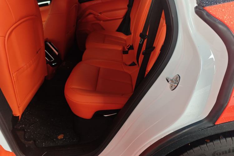 Used Porsche Cayenne 2011 3.6L automatic transmission U.S. specification Left Rear Seat