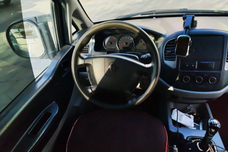 Used FORTHING Lingzhi 2017 V3 1.5L 5-Seater Special Offer Model
