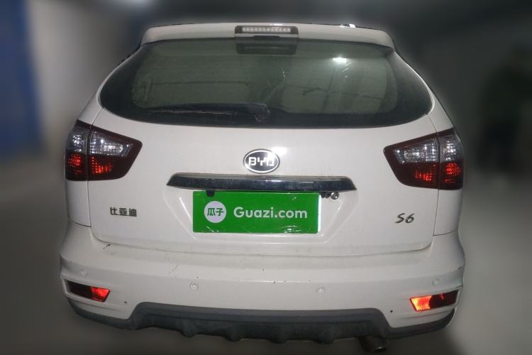 Used BYD S6 2014 2.0L Manual Luxury 5-Seater Rear