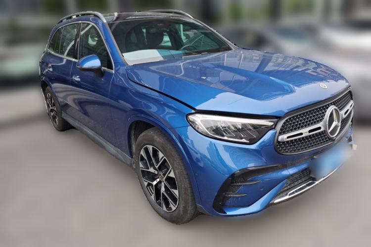 Used Mercedes-Benz GLC 2024 Facelifted GLC 260 L 4MATIC Luxury Version 5 Seats Front Right 45 Deg